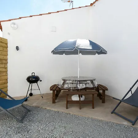 Prázdninový dům Maison Pour 8, 500m Du Port Et Des Plages L'Herbaudiere